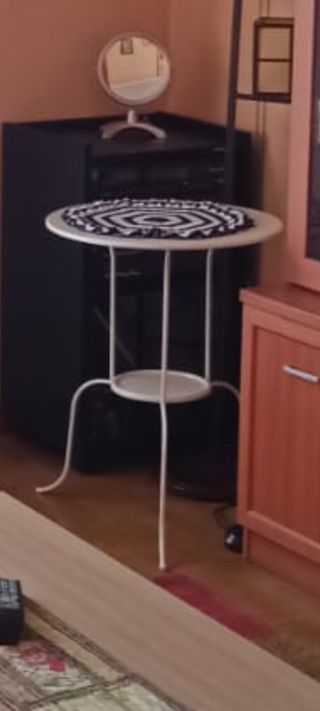 Mesa Ikea auxiliar metalica