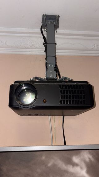 PROYECTOR Y PANTALLA