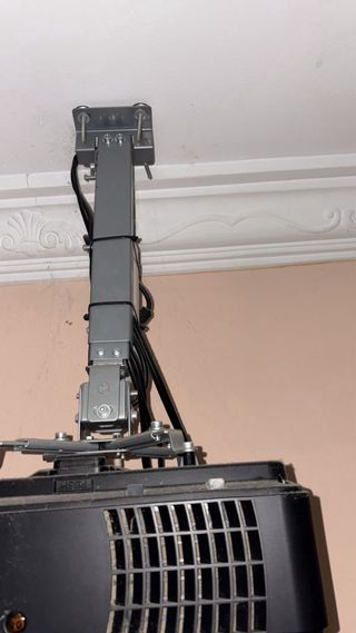 PROYECTOR Y PANTALLA