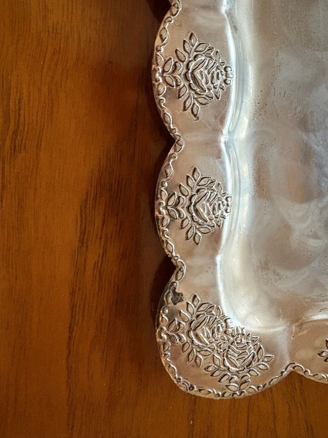 Dos tazas con soporte de plata inglesa/alpaca