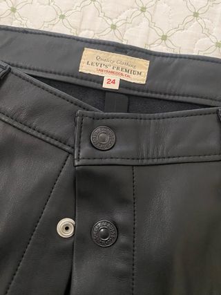 Falda Levis de piel sintética