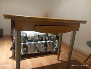 Mesa de cocina plegable y extensible 