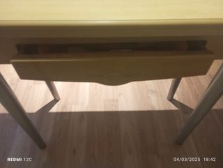 Mesa de cocina plegable y extensible 