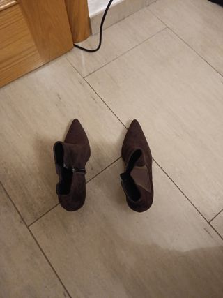 Botines con tacón fino