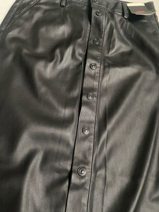 Falda Levis de piel sintética