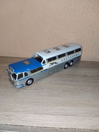 Autobús Greyhound Scenicruiser 1:43