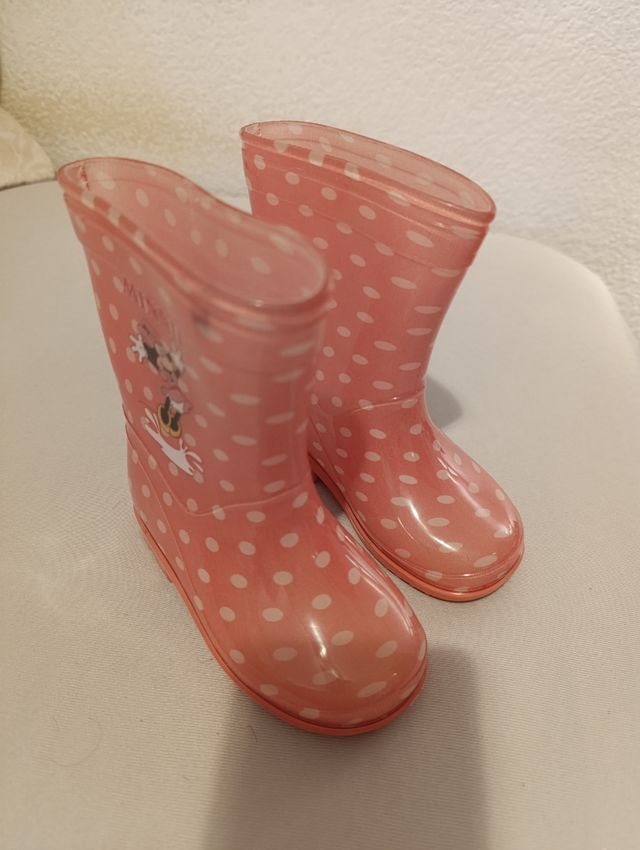 Zapatillas y botas agua