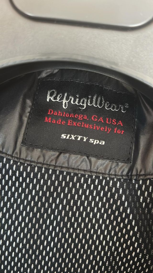 Giubbotto donna con cappuccio nero