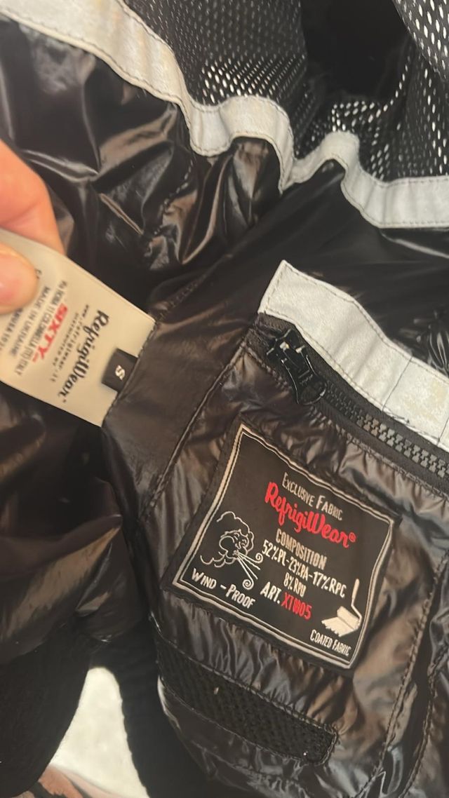 Giubbotto donna con cappuccio nero