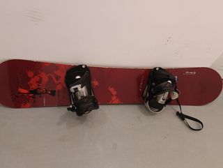 Tabla snowboard con fijaciones