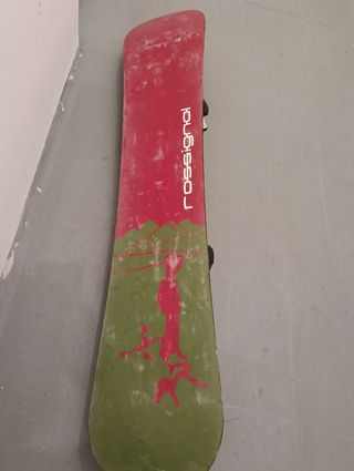 Tabla snowboard con fijaciones