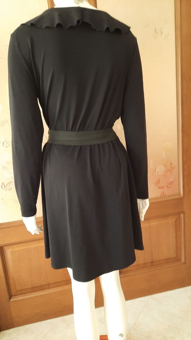 Abito  elegante con volant