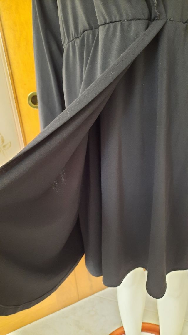 Abito  elegante con volant