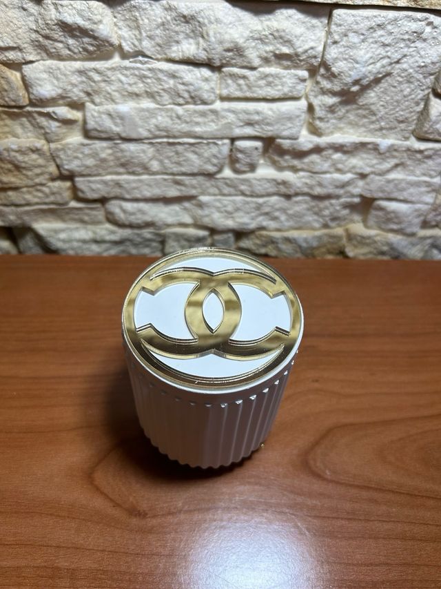 1 Portaoggetti con logo