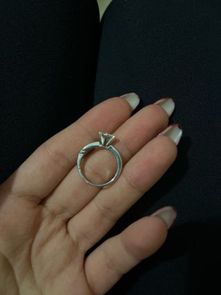 anello con diamantino