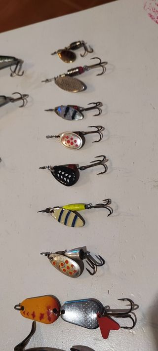Lote señuelos para pesca de black bass.