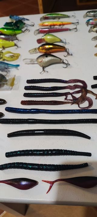 Lote señuelos para pesca de black bass.