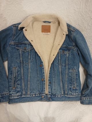 Chaqueta Levis impecable de mujer. 