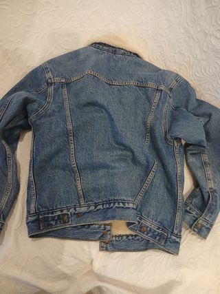Chaqueta Levis impecable de mujer. 