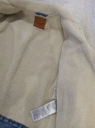Chaqueta Levis impecable de mujer. 