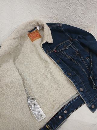 Chaqueta Levis clasica de hombre, como nueva 