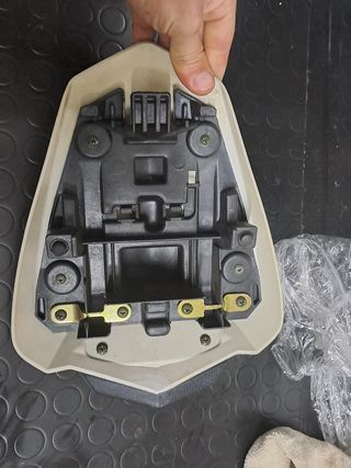 Culin blanco para yamaha r1 2009-2014