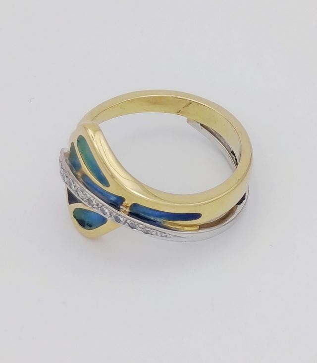 Anillo de Oro de 18k, con esmalte y diamantes pavé
