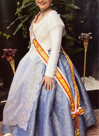 Traje fallera “huertana”