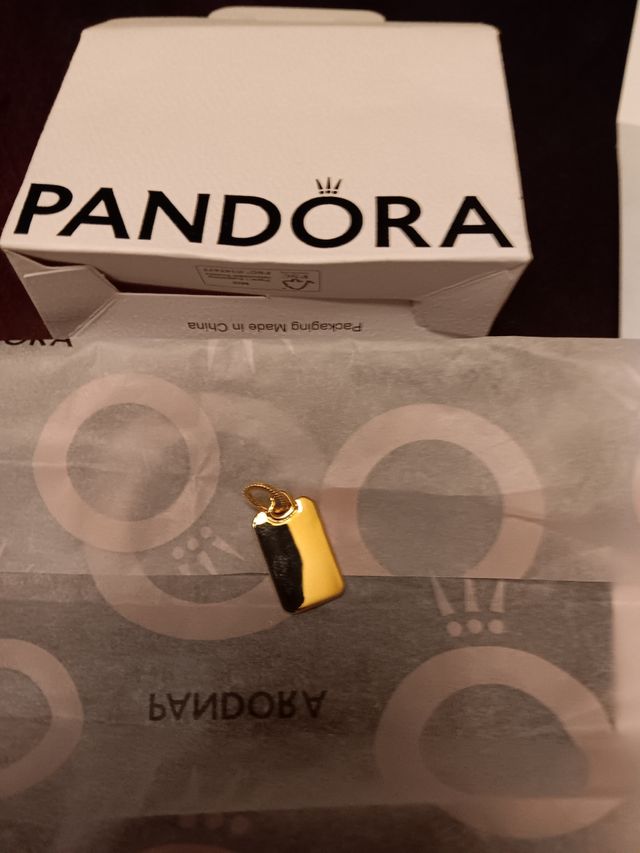 Pendente Pandora completamente nova