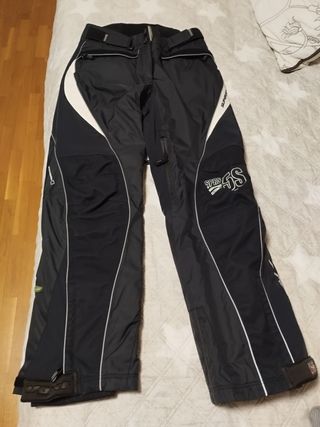 Oportunidad!! Pantalón marca muy buena