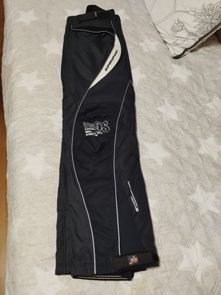 Oportunidad!! Pantalón marca muy buena