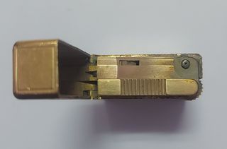 Encendedor ST Dupont bañado en oro