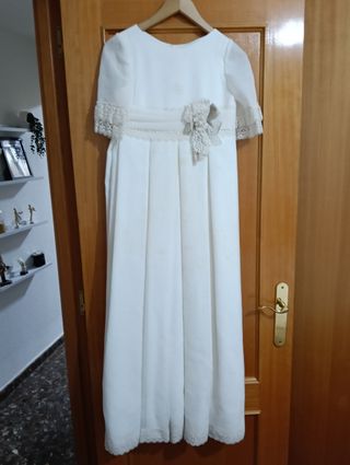 Moderno vestido de comunión