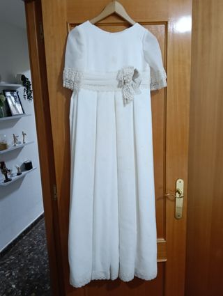 Moderno vestido de comunión