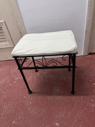 TABURETE DE FORJA CON COJIN INCORPORADO