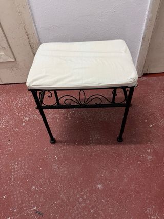 TABURETE DE FORJA CON COJIN INCORPORADO