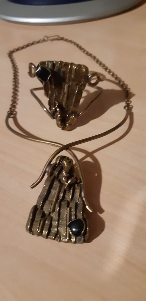 Collar y pulsera de artesania en bronce