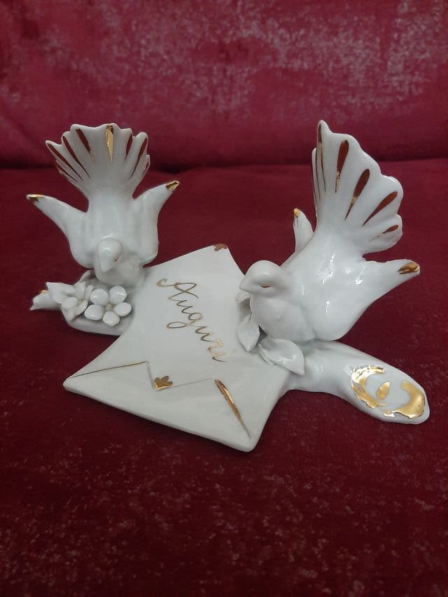 Colombe pasquali in porcellana Capodimonte.