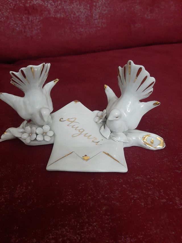 Colombe pasquali in porcellana Capodimonte.