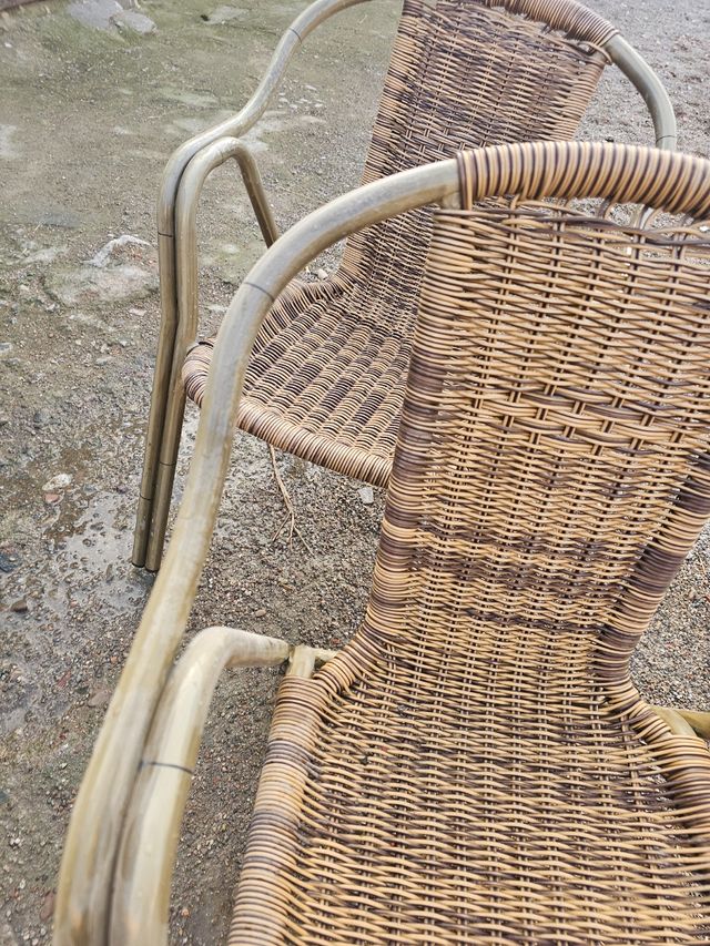 Sillas y mesas de terreza para bar