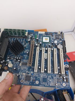 PLACA BASE DE ORDENADOR ANTIGUO 