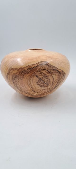 Vasetto in legno di ulivo 