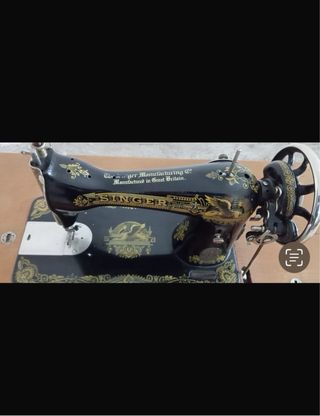 Maquina de coser antigua SINGER