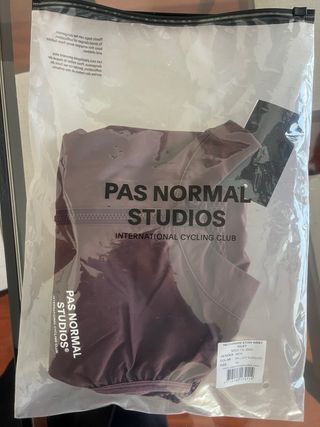 Chaleco pas normal studios