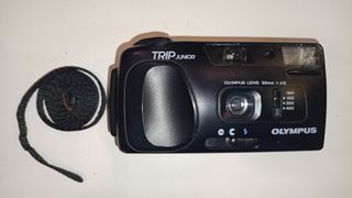 CAMARA DE FOTOS OLYMPUS TRIP JUNIOR 33mm 1:45