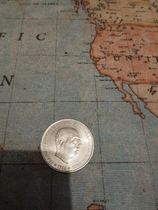 30 monedas de franco están bien consevadas