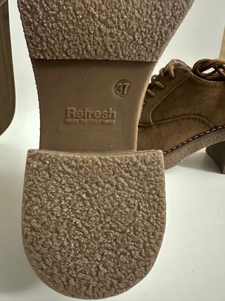Botines con cordones marrones