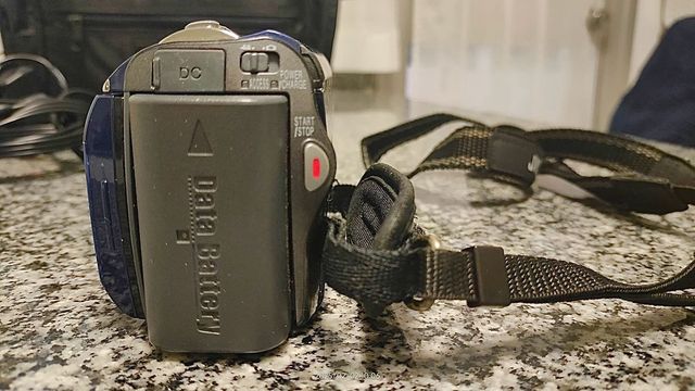 Cámara de video JVC HD . 32h grabación