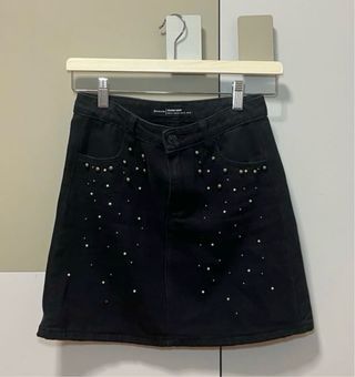 Falda vaquera negra con perlas  Talla 34