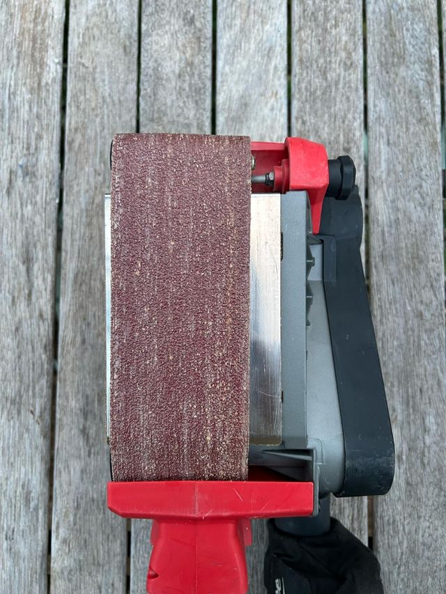 Milwaukee M18 FBTS75 lijadora de banda 